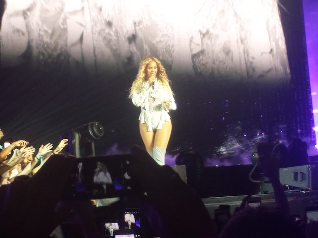 Beyoncé-Milano-2016-7