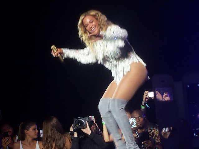 Beyoncé-Milano-2016-8