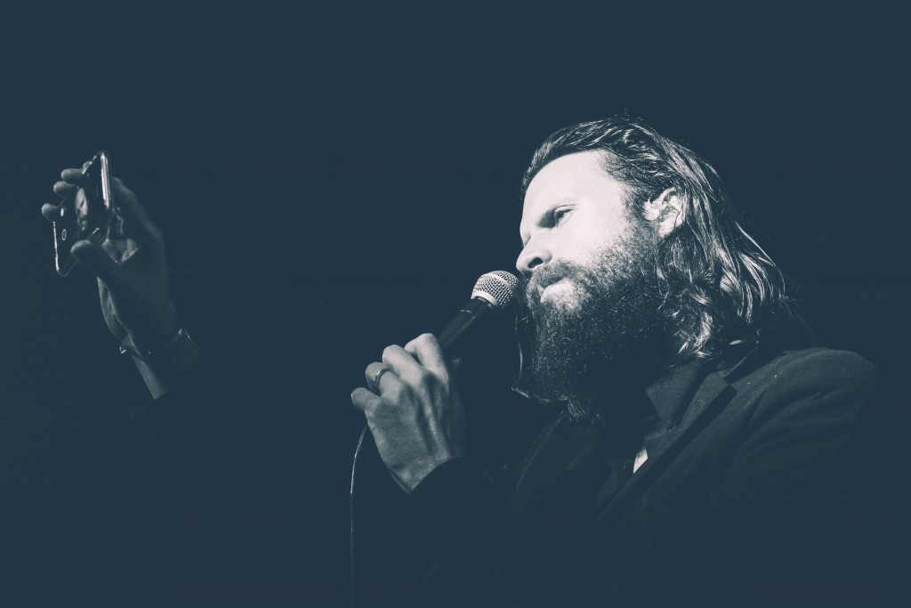 Father-John-Misty-Locomotiv-9