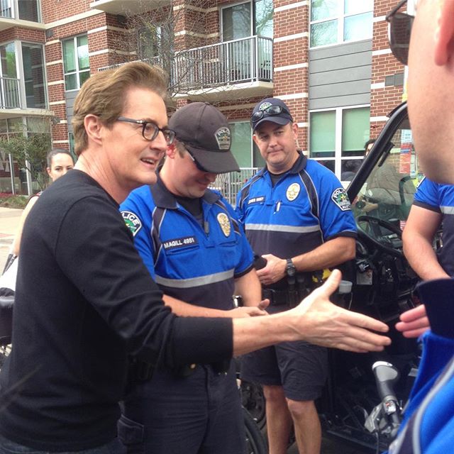 Foto della vita per chi scrive. Mr. Dale Cooper in persona all'evento Showtime di Twin Peaks. #showtime #sxsw #sxsw17 #dalecooper #twinpeaks