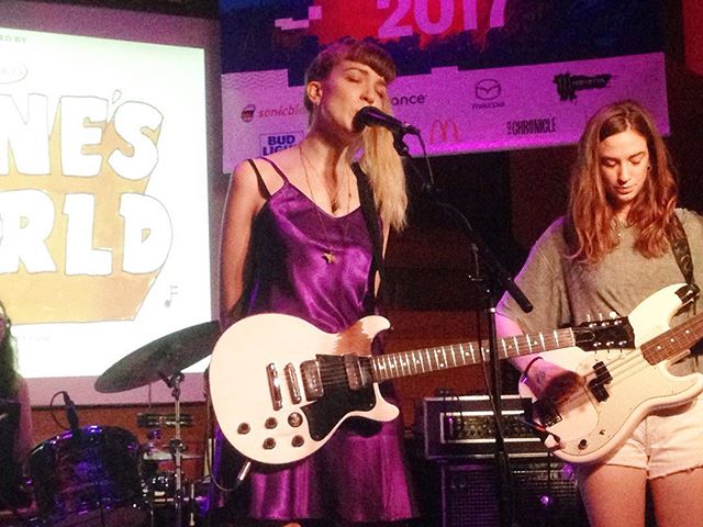 Vibes anni '90 con The Big Moon, from London. #texas #austin #festival #music #sxsw #sxsw17