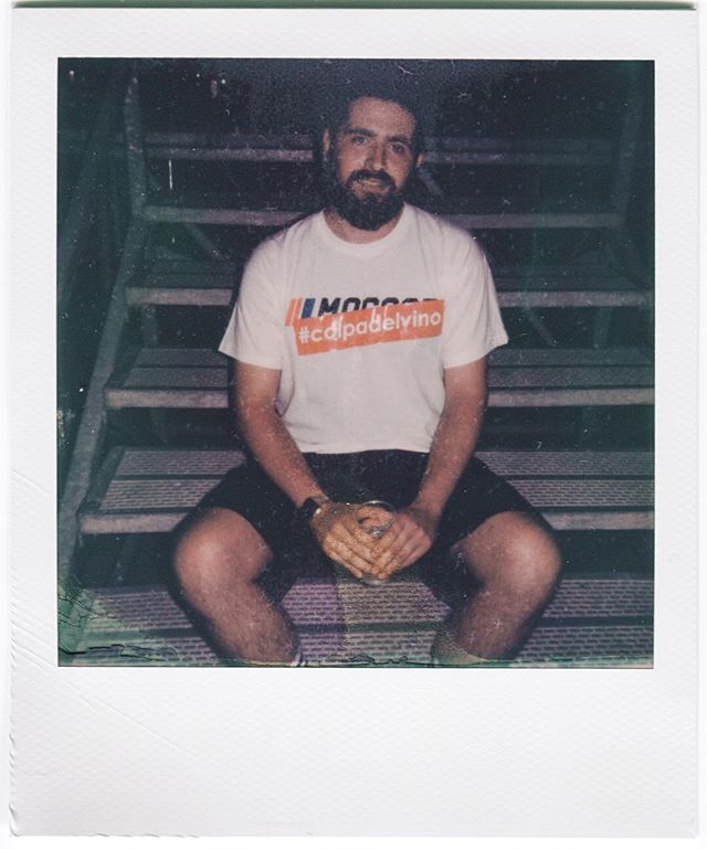 Ieri Frah Quintale ha abbandonato il vino per un secondo per farci fare una polaroid pic by @chiaraviolenta